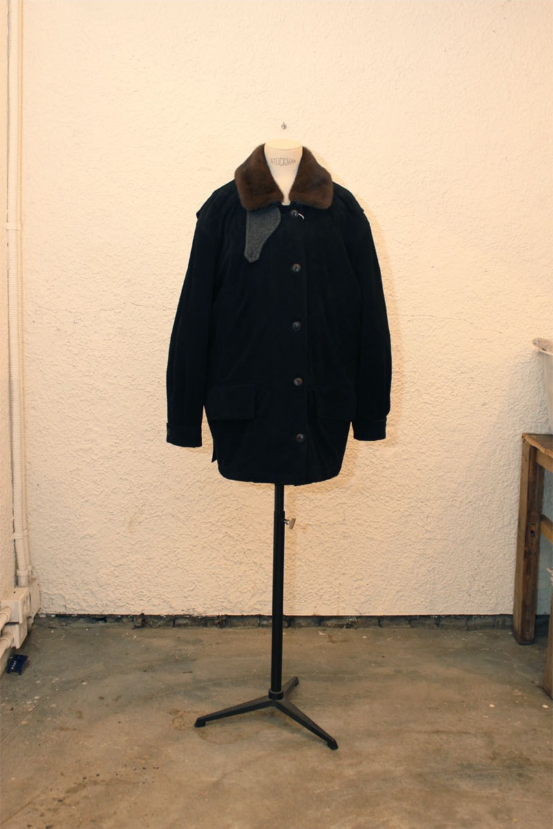 OVER-FIT SUEDE SAFARI JACKET BLACK