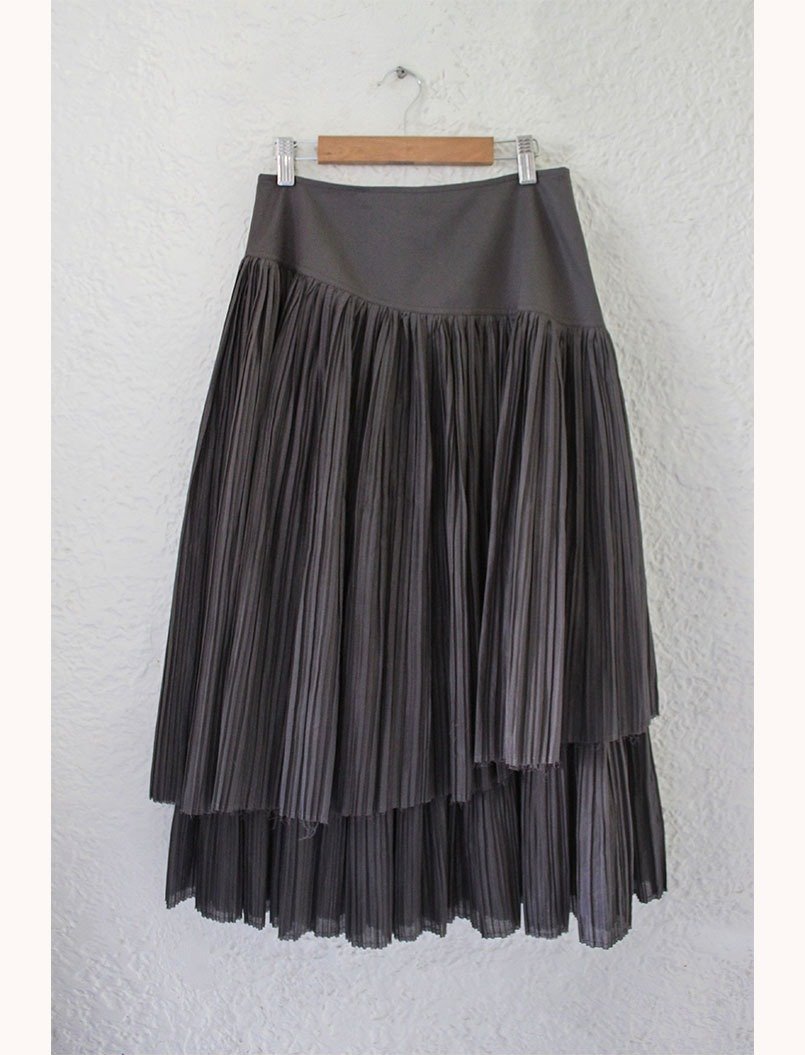 Asymmetric pleats skirt CHARCOAL