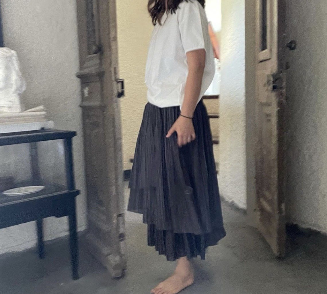 Asymmetric pleats skirt CHARCOAL