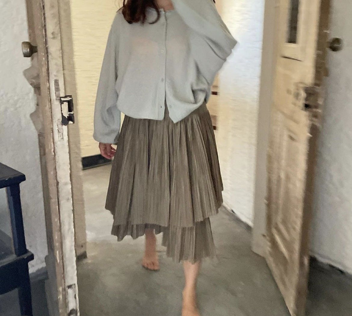 Asymmetric pleats skirt MOKA