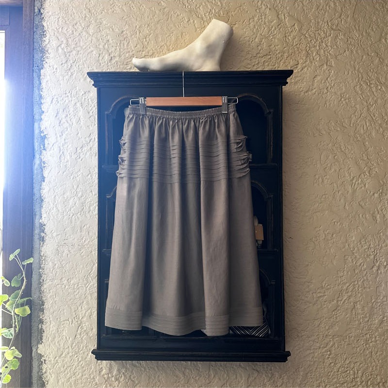 MIRO’S LINE SKIRT SILVER GREY
