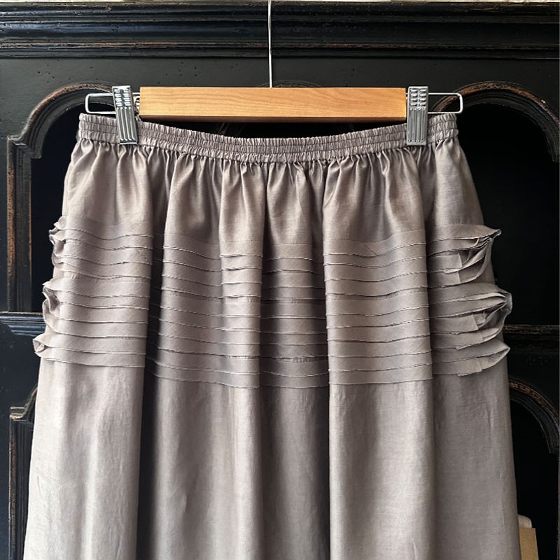 MIRO’S LINE SKIRT SILVER GREY