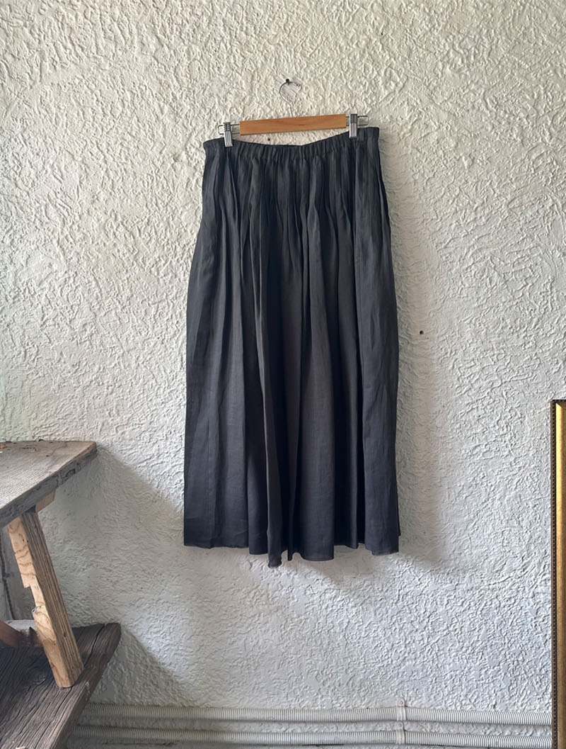 RIPPLE SKIRT CARBON